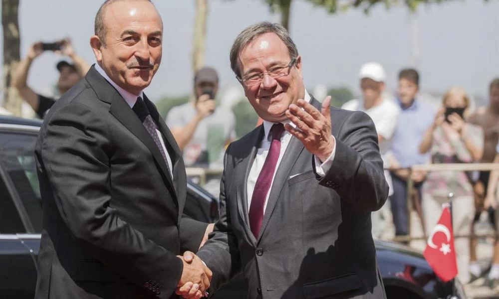 Διάδοχος Μέρκελ: Ικανοποίηση στην Άγκυρα για την εκλογή του Άρμιν
